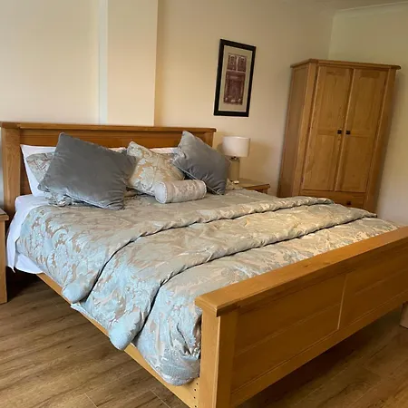 Grove House Bed & Breakfast Bed & Breakfast