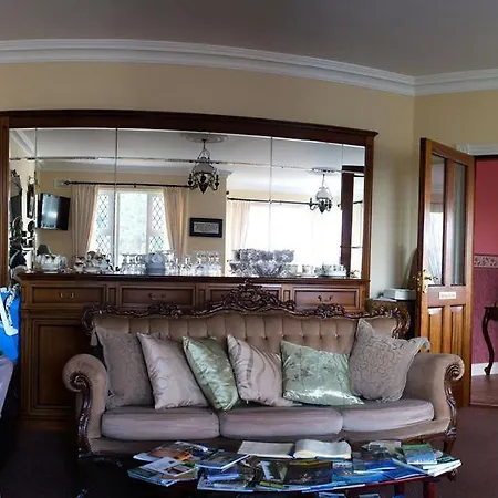 Bed & Breakfast Grove House 4*