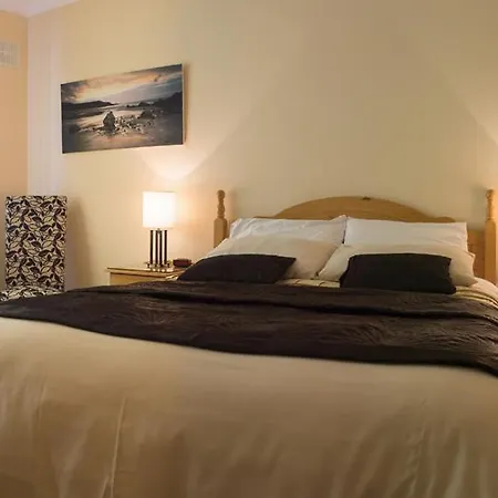 Bed & Breakfast Grove House 4*