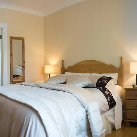 Bed & Breakfast Grove House