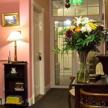 Bed & Breakfast Grove House