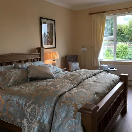 Grove House 4*