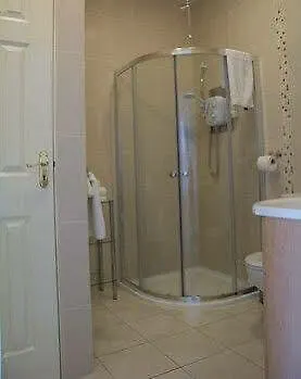 Grove House 4*