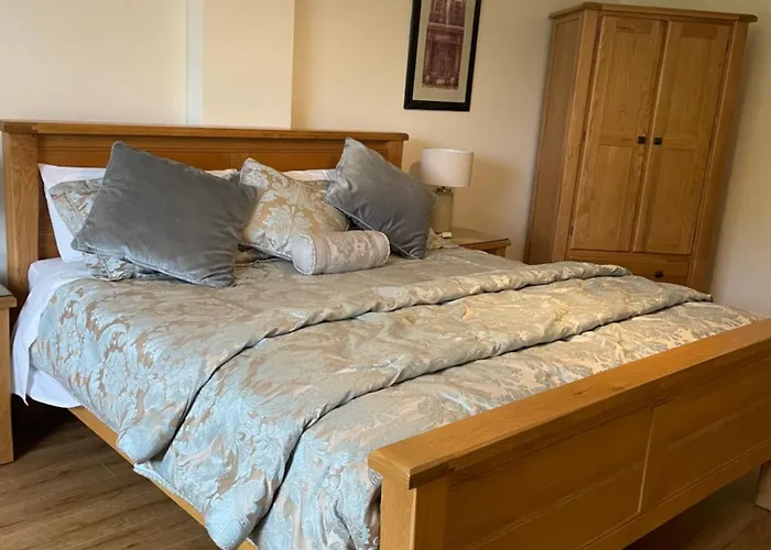 Grove House Bed and breakfast