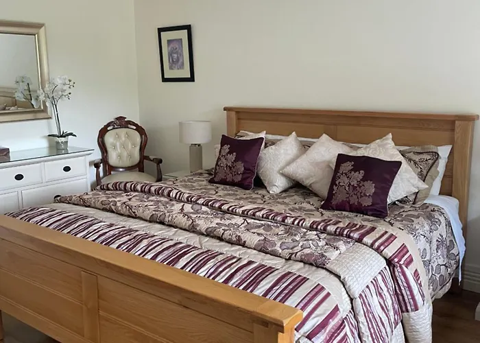 Grove House Bed & Breakfast Bed & Breakfast 4*