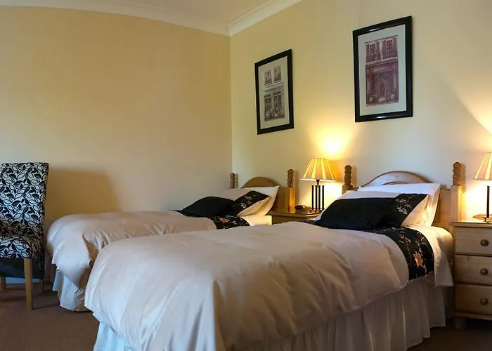 Grove House Bed & Breakfast 4*