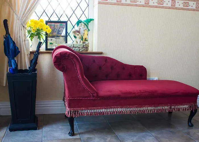 Bed & Breakfast Grove House 4*